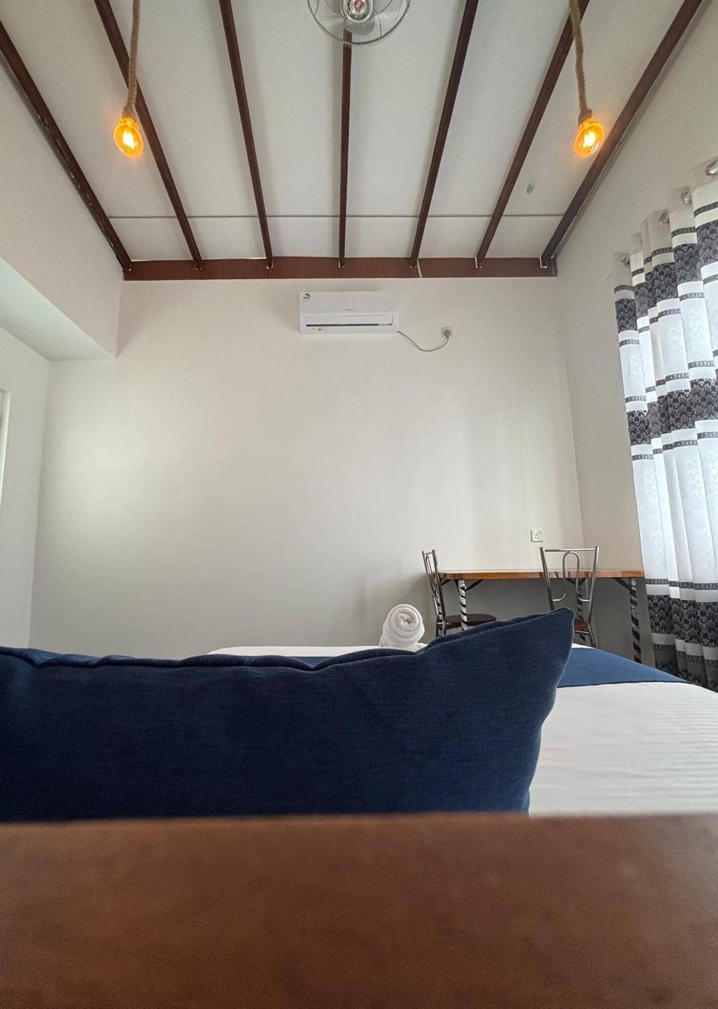Noble Nest Hirikatiya Hotel Диквела Стая снимка